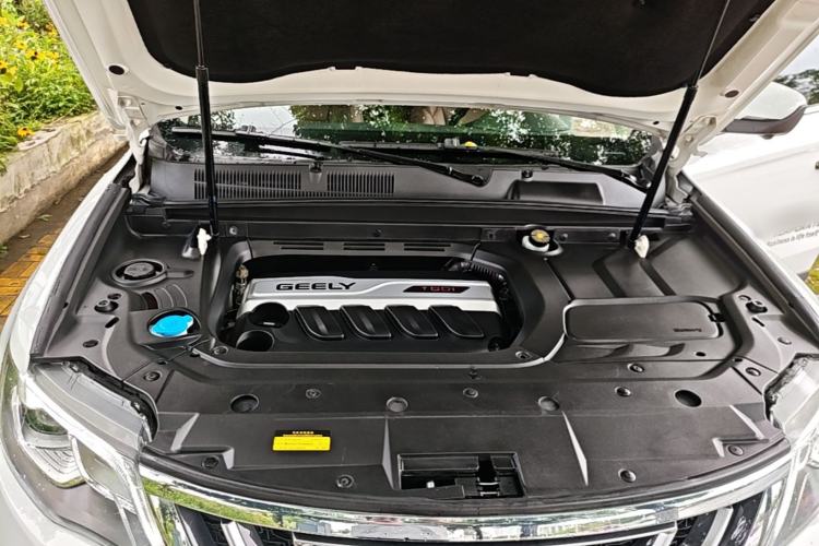 Used Geely Auto Emgrand X7 Sport 2016 1.8TD Automatic ZhiZun Version Engine Bay