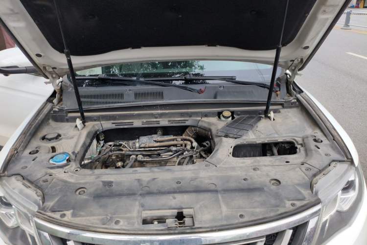 Used Geely Auto Emgrand X7 Sport 2016 1.8TD Automatic ZhiZun Version Engine Bay