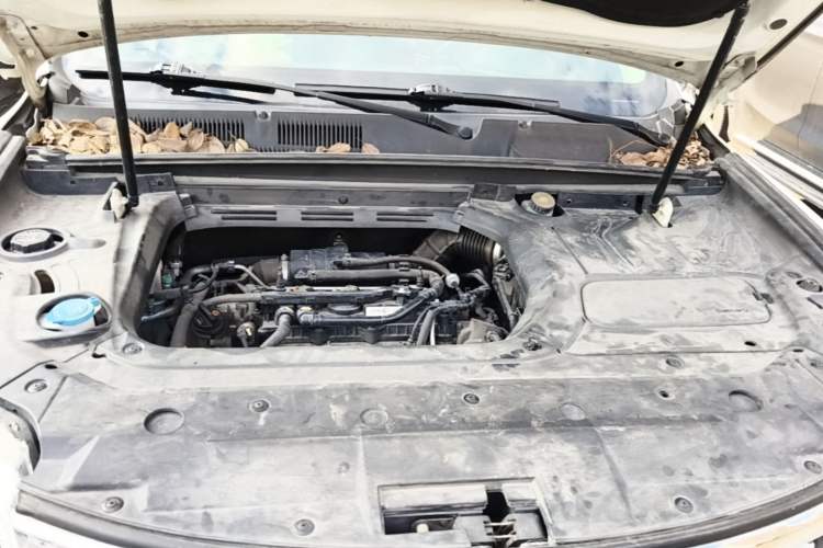Used Geely Auto Emgrand X7 Sport 2016 1.8TD Automatic ZhiShang Model Engine Bay