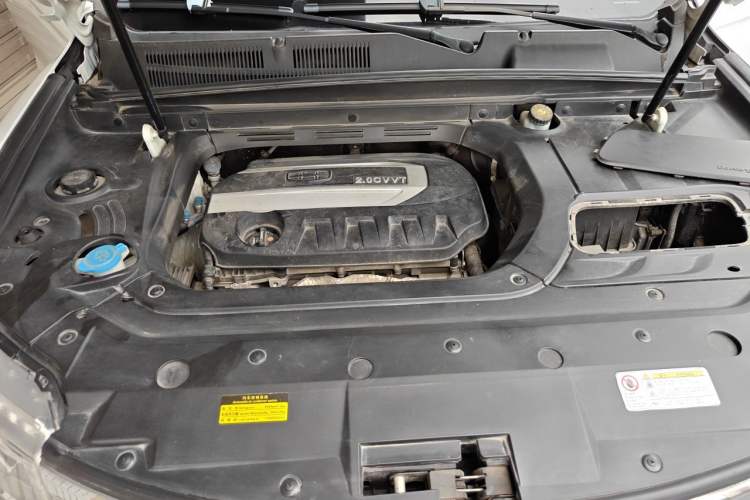 Used Geely Auto Emgrand X7 Sport 2016 2.0L Manual ZhiShang Version Engine Bay