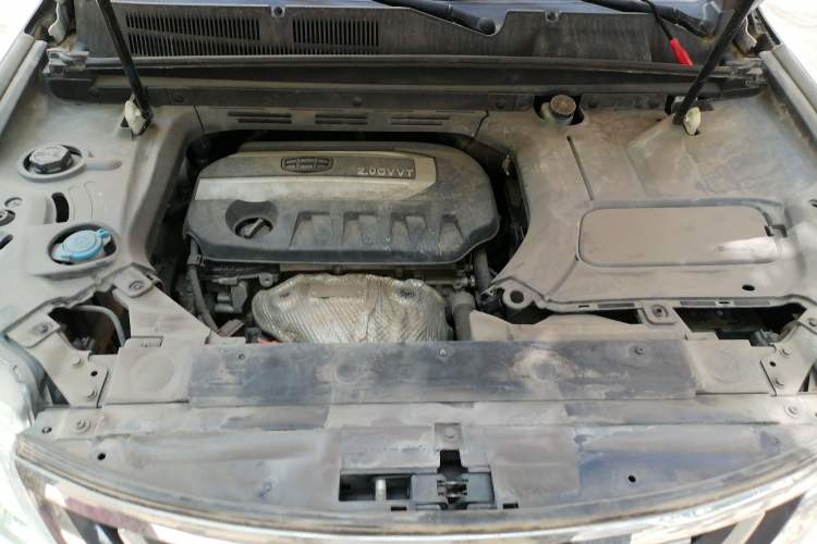 Used Geely Auto Emgrand X7 Sport 2016 2.0L Manual ZhiShang Version Engine Bay