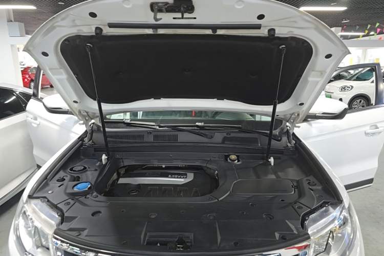Used Geely Auto Emgrand X7 Sport 2016 2.0L Manual Smart Connect Version Engine Bay