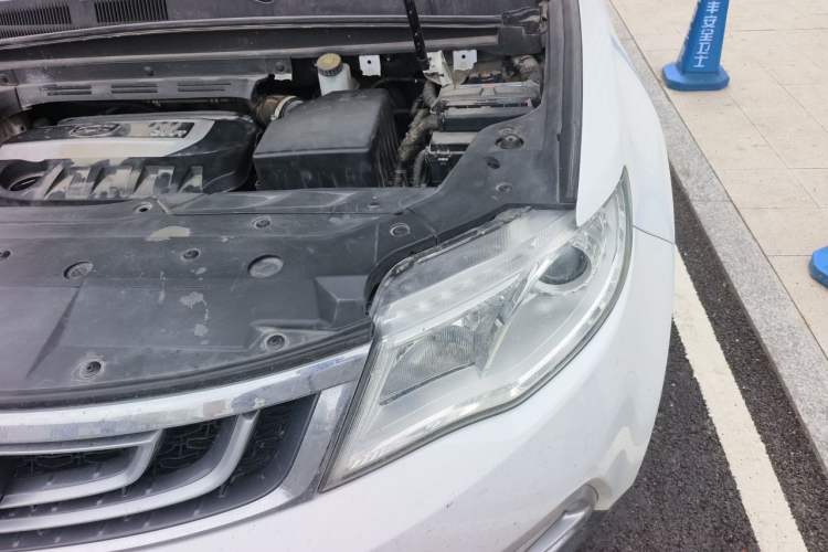 Used Geely Auto Emgrand X7 Sport 2016 2.0L Manual Smart Connect Version Engine Bay Left