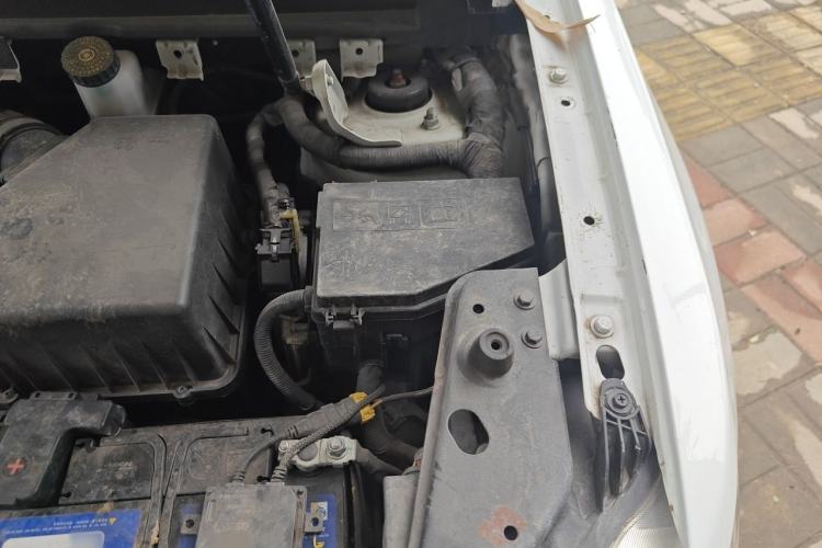 Used Geely Auto Emgrand X7 Sport 2016 2.0L Manual ZhiShang Version Engine Bay Left