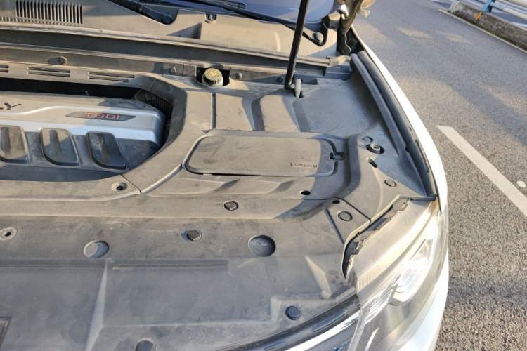 Used Geely Auto Emgrand X7 Sport 2016 1.8TD Automatic ZhiZun Version Engine Bay Left