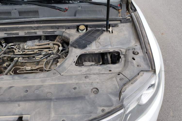 Used Geely Auto Emgrand X7 Sport 2016 1.8TD Automatic ZhiZun Version Engine Bay Left