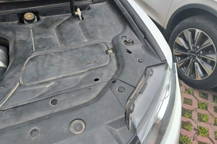 Used Geely Auto Emgrand X7 Sport 2016 1.8TD Automatic ZhiZun Version Engine Bay Left