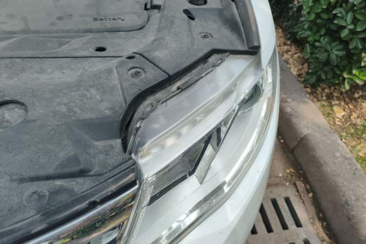 Used Geely Auto Emgrand X7 Sport 2016 1.8TD Automatic Smart Connectivity Version Engine Bay Left