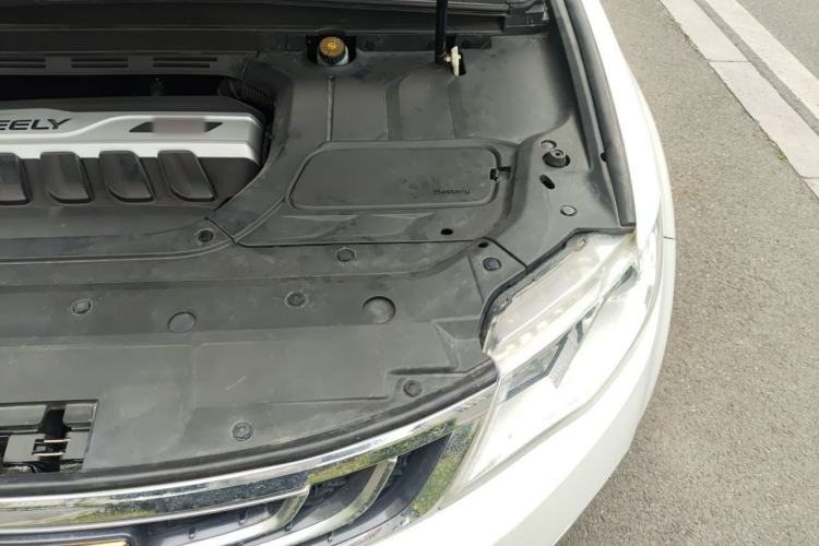 Used Geely Auto Emgrand X7 Sport 2016 1.8TD Automatic ZhiShang Model Engine Bay Left