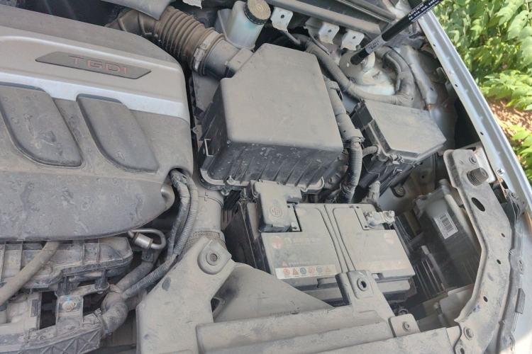 Used Geely Auto Emgrand X7 Sport 2016 1.8TD Automatic ZhiZun Version Engine Bay Left