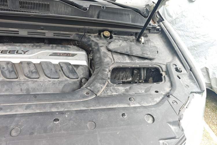 Used Geely Auto Emgrand X7 Sport 2016 1.8TD Automatic Smart Model Engine Bay Left