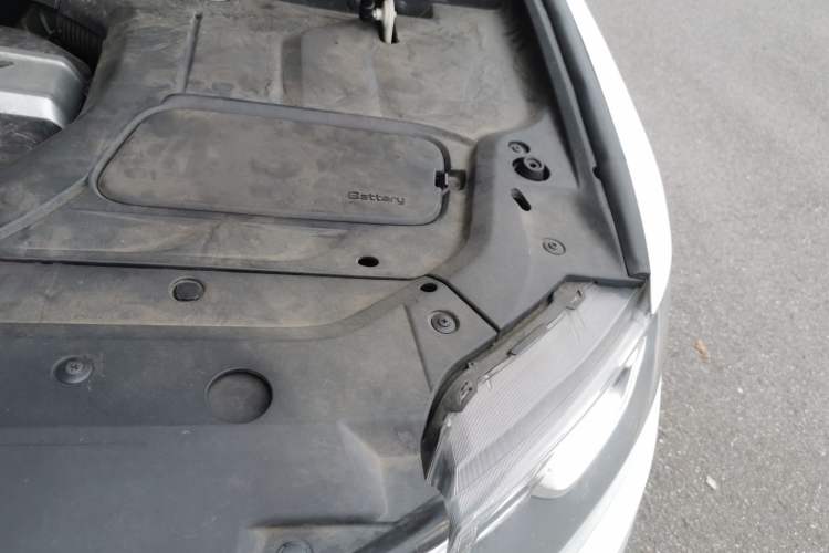 Used Geely Auto Emgrand X7 Sport 2016 1.8TD Automatic Smart Model Engine Bay Left