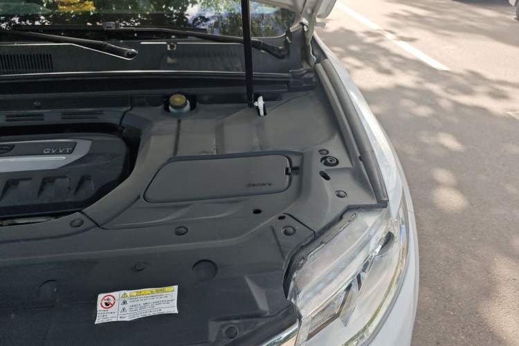 Used Geely Auto Emgrand X7 Sport 2016 2.0L Manual Smart Connect Version Engine Bay Left