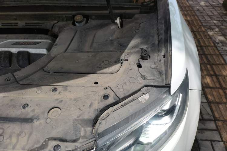 Used Geely Auto Emgrand X7 Sport 2016 1.8TD Automatic ZhiZun Version Engine Bay Left