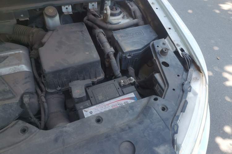 Used Geely Auto Emgrand X7 Sport 2016 1.8TD Automatic ZhiShang Model Engine Bay Left