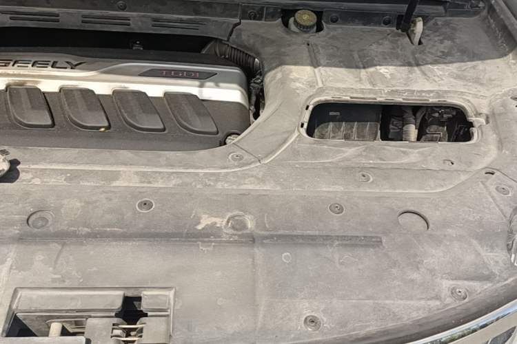 Used Geely Auto Emgrand X7 Sport 2016 1.8TD Automatic ZhiShang Model Engine Bay Left