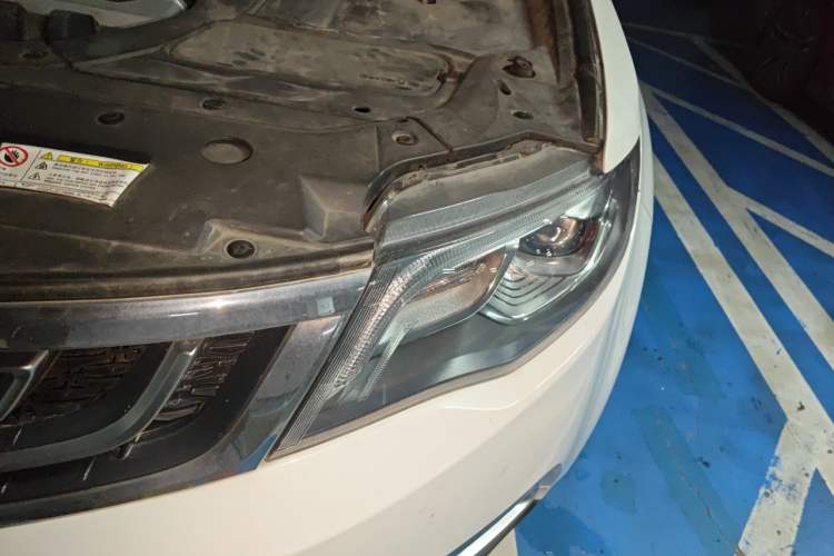 Used Geely Auto Emgrand X7 Sport 2016 1.8TD Automatic Smart Model Engine Bay Left