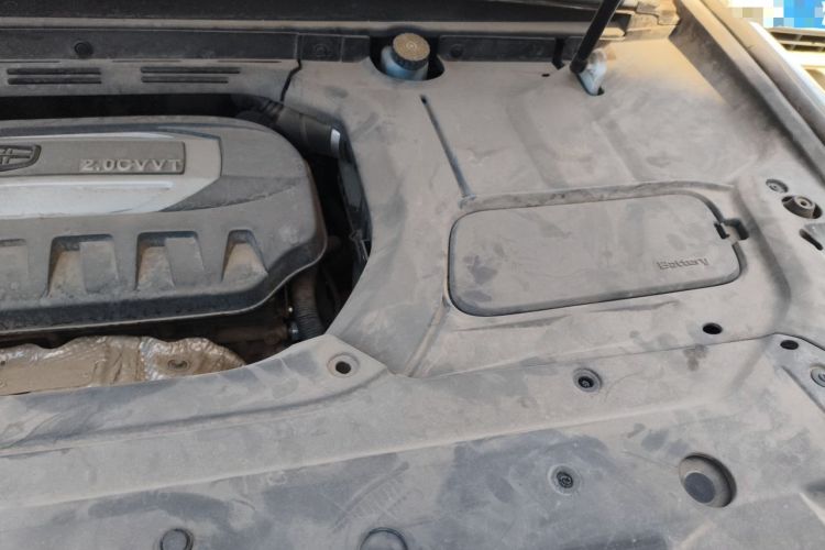 Used Geely Auto Emgrand X7 Sport 2016 2.0L Manual ZhiShang Version Engine Bay Left
