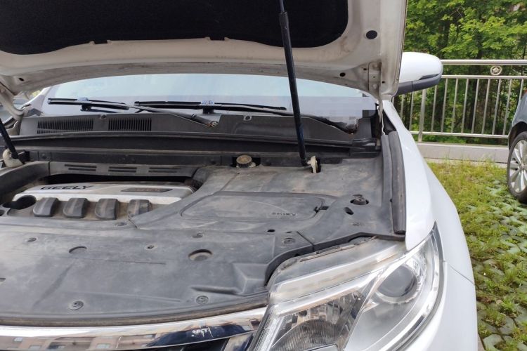 Used Geely Auto Emgrand X7 Sport 2016 1.8TD Automatic ZhiShang Model Engine Bay Left
