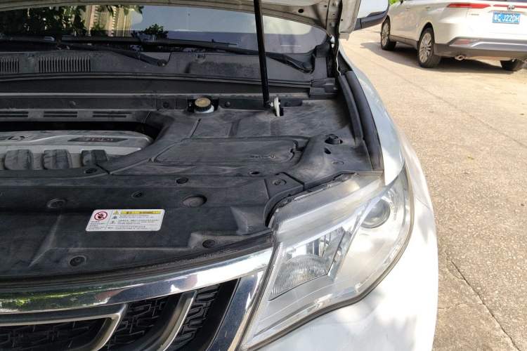 Used Geely Auto Emgrand X7 Sport 2016 1.8TD Automatic ZhiShang Model Engine Bay Left