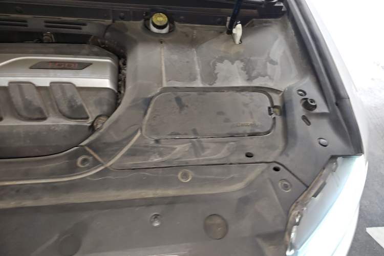 Used Geely Auto Emgrand X7 Sport 2016 1.8TD Automatic Smart Model Engine Bay Left