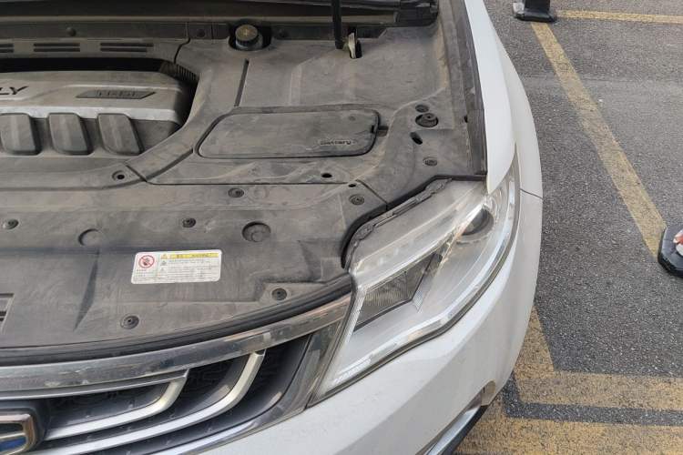 Used Geely Auto Emgrand X7 Sport 2016 1.8TD Automatic ZhiShang Model Engine Bay Left