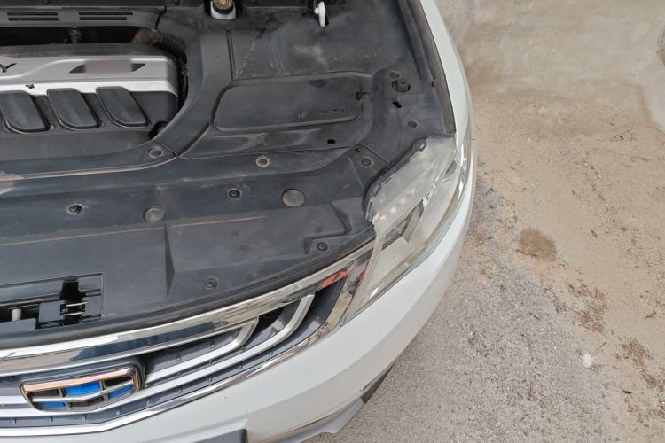Used Geely Auto Emgrand X7 Sport 2016 1.8TD Automatic ZhiShang Model Engine Bay Left