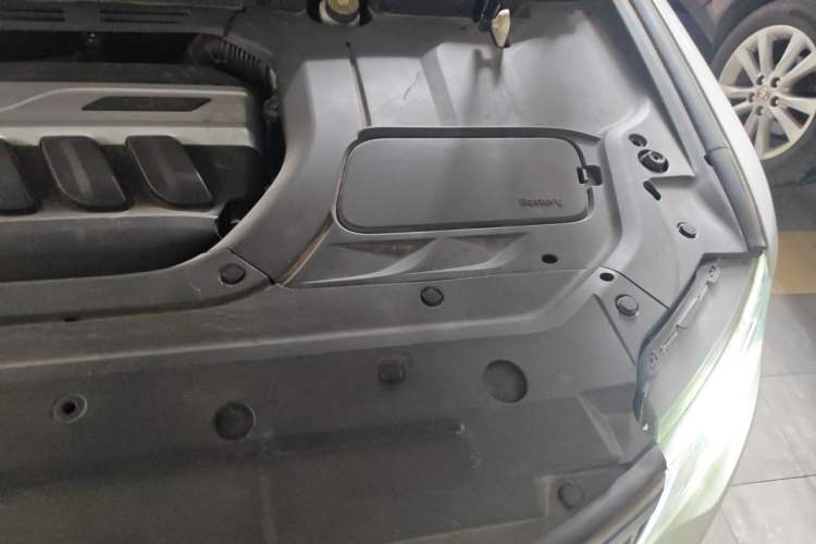 Used Geely Auto Emgrand X7 Sport 2016 1.8TD Automatic Smart Model Engine Bay Left