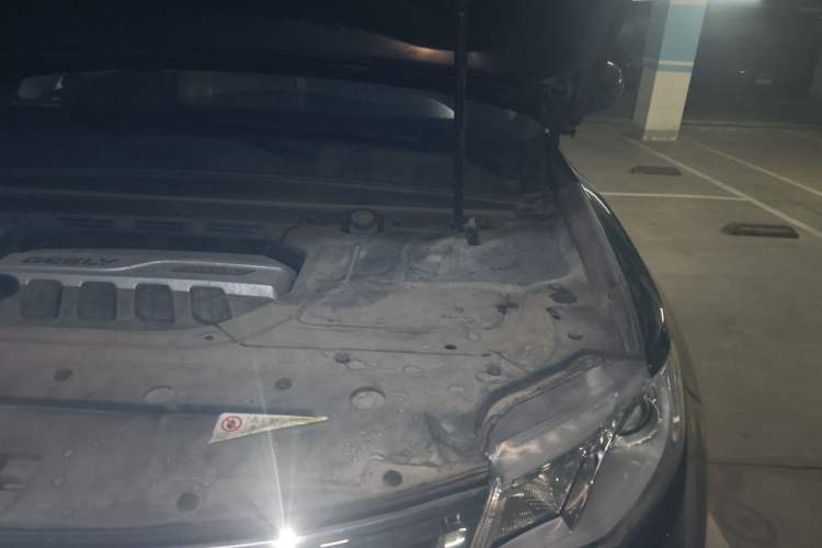 Used Geely Auto Emgrand X7 Sport 2016 1.8TD Automatic ZhiShang Model Engine Bay Left