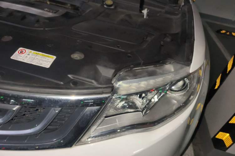 Used Geely Auto Emgrand X7 Sport 2016 2.0L Manual ZhiShang Version Engine Bay Left