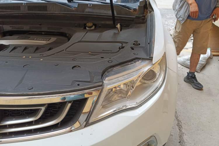 Used Geely Auto Emgrand X7 Sport 2016 2.0L Manual Smart Connect Version Engine Bay Left