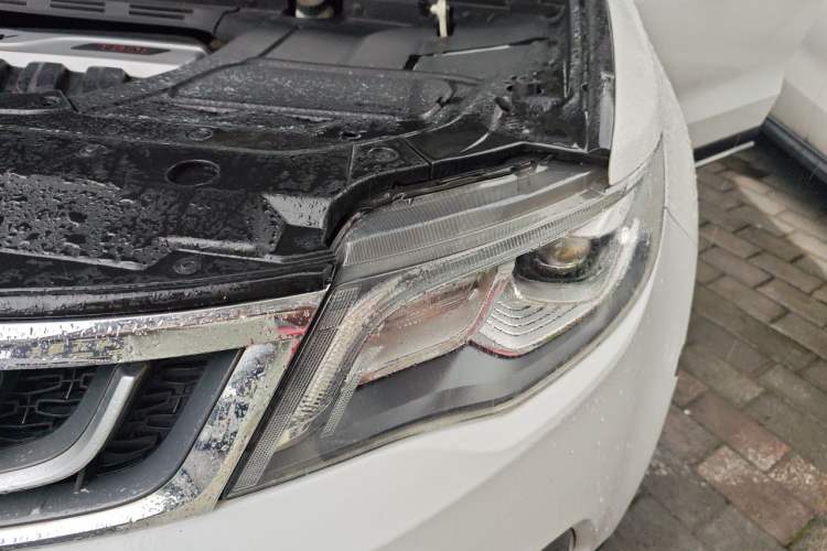 Used Geely Auto Emgrand X7 Sport 2016 1.8TD Automatic ZhiZun Version Engine Bay Left