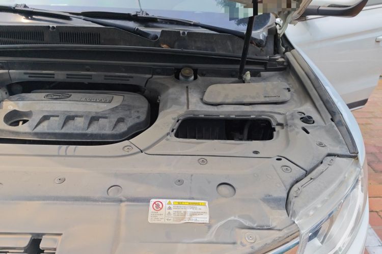 Used Geely Auto Emgrand X7 Sport 2016 2.0L Manual ZhiShang Version Engine Bay Left