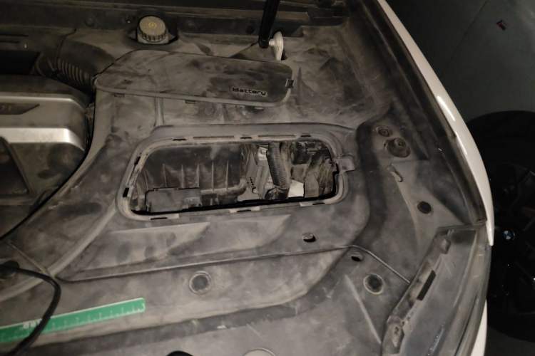 Used Geely Auto Emgrand X7 Sport 2016 1.8TD Automatic Smart Model Engine Bay Left