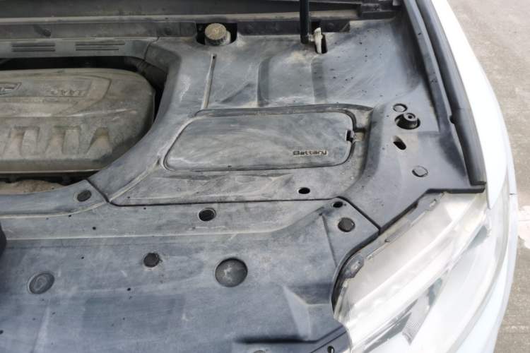 Used Geely Auto Emgrand X7 Sport 2016 2.0L Manual ZhiShang Version Engine Bay Left