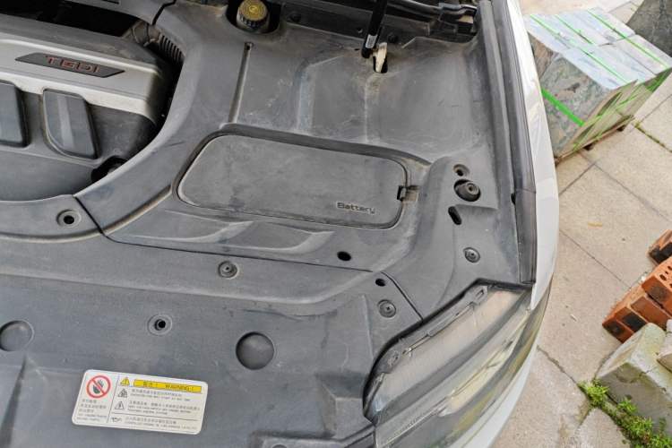 Used Geely Auto Emgrand X7 Sport 2016 1.8TD Automatic ZhiZun Version Engine Bay Left
