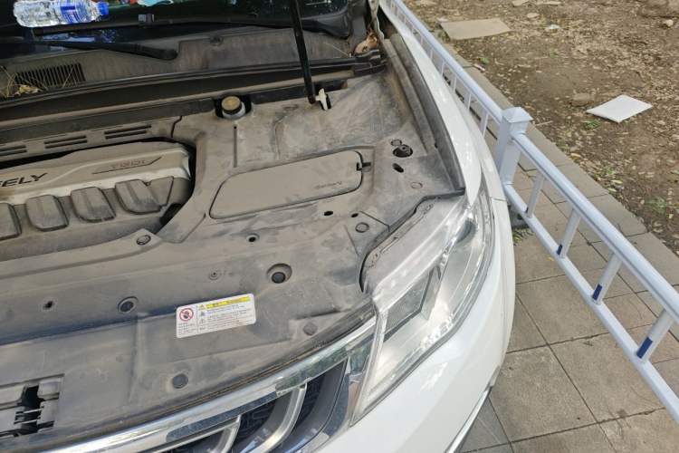 Used Geely Auto Emgrand X7 Sport 2016 1.8TD Automatic ZhiShang Model Engine Bay Left
