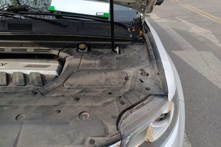 Used Geely Auto Emgrand X7 Sport 2016 1.8TD Automatic ZhiZun Version Engine Bay Left