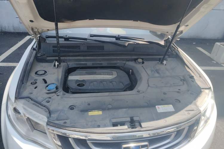 Used Geely Auto Emgrand X7 Sport 2016 2.0L Manual ZhiShang Version Engine Bay