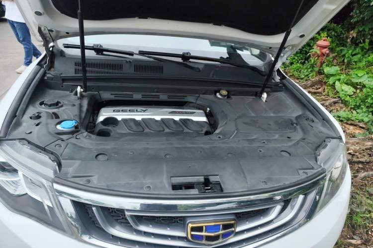 Used Geely Auto Emgrand X7 Sport 2016 1.8TD Automatic ZhiZun Version Engine Bay