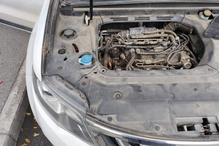 Used Geely Auto Emgrand X7 Sport 2016 1.8TD Automatic ZhiZun Version Engine Bay Right