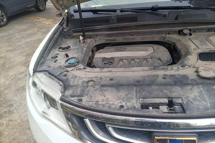 Used Geely Auto Emgrand X7 Sport 2016 2.0L Manual Smart Connect Version Engine Bay Right