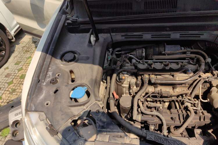 Used Geely Auto Emgrand X7 Sport 2016 1.8TD Automatic ZhiShang Model Engine Bay Right