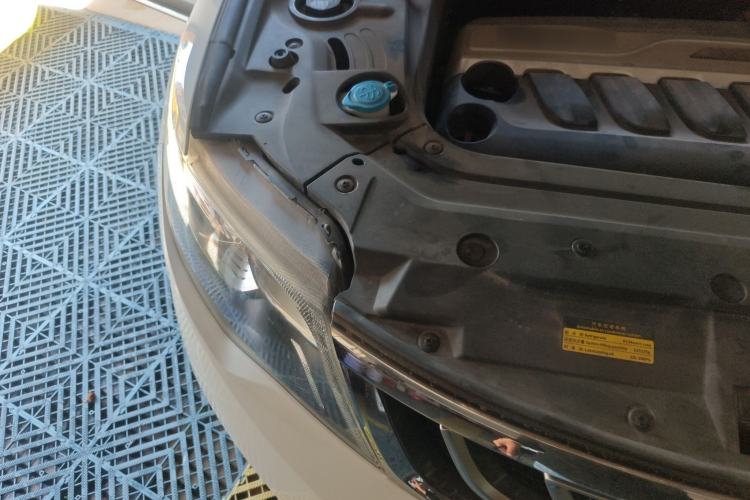 Used Geely Auto Emgrand X7 Sport 2016 1.8TD Automatic Smart Model Engine Bay Right
