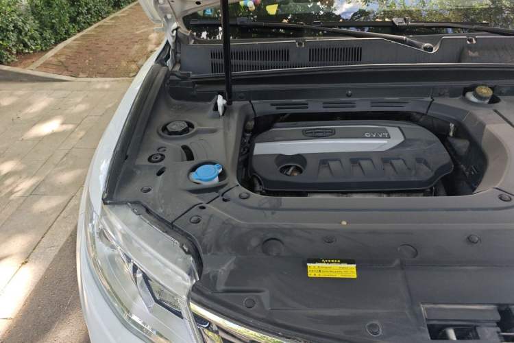 Used Geely Auto Emgrand X7 Sport 2016 2.0L Manual Smart Connect Version Engine Bay Right