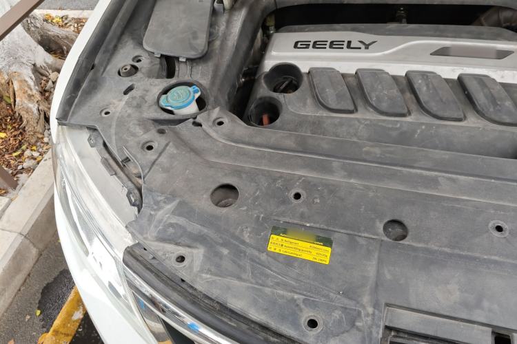 Used Geely Auto Emgrand X7 Sport 2016 1.8TD Automatic ZhiShang Model Engine Bay Right