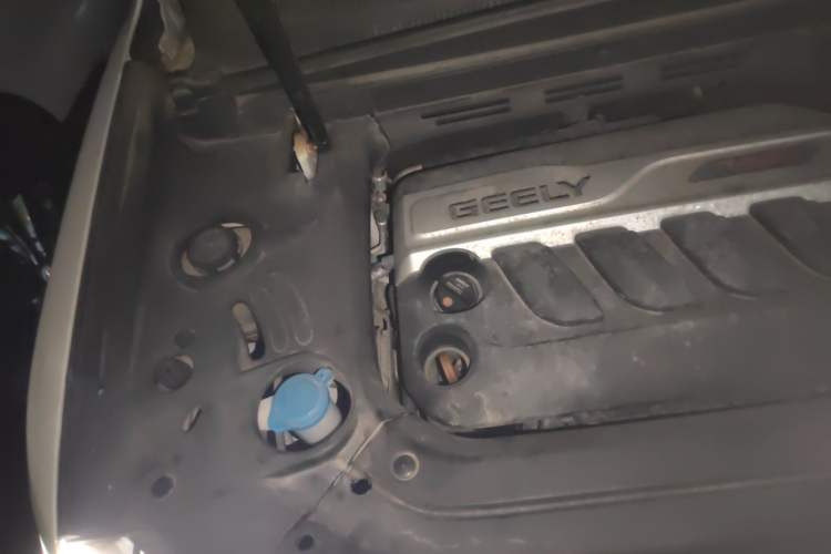 Used Geely Auto Emgrand X7 Sport 2016 1.8TD Automatic Smart Model Engine Bay Right