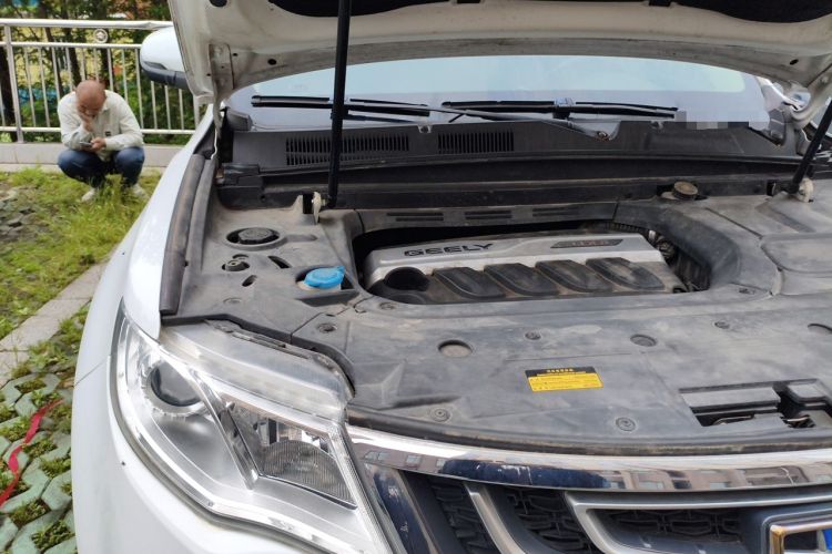 Used Geely Auto Emgrand X7 Sport 2016 1.8TD Automatic ZhiShang Model Engine Bay Right