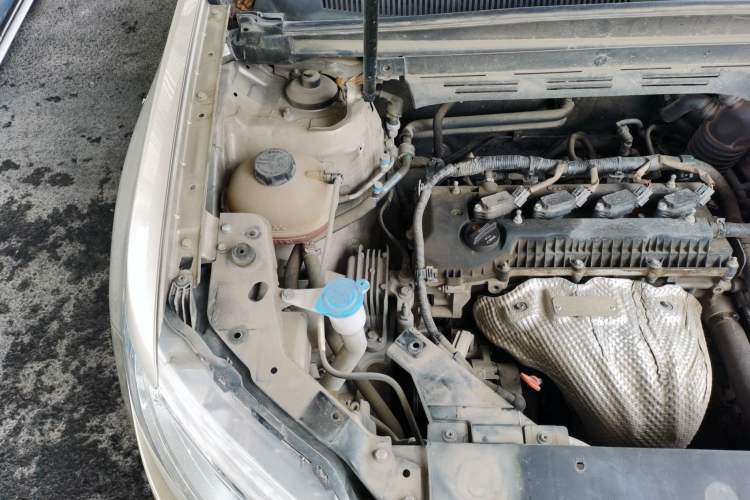 Used Geely Auto Emgrand X7 Sport 2016 2.0L Manual Smart Connect Version Engine Bay Right