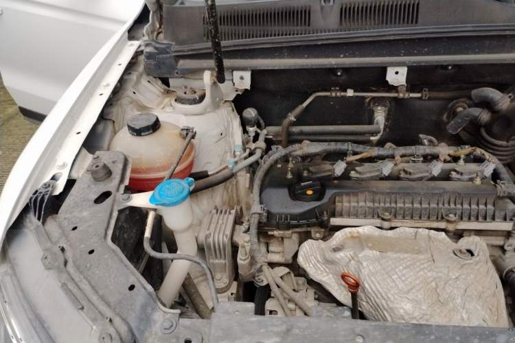 Used Geely Auto Emgrand X7 Sport 2016 2.0L Manual Smart Connect Version Engine Bay Right